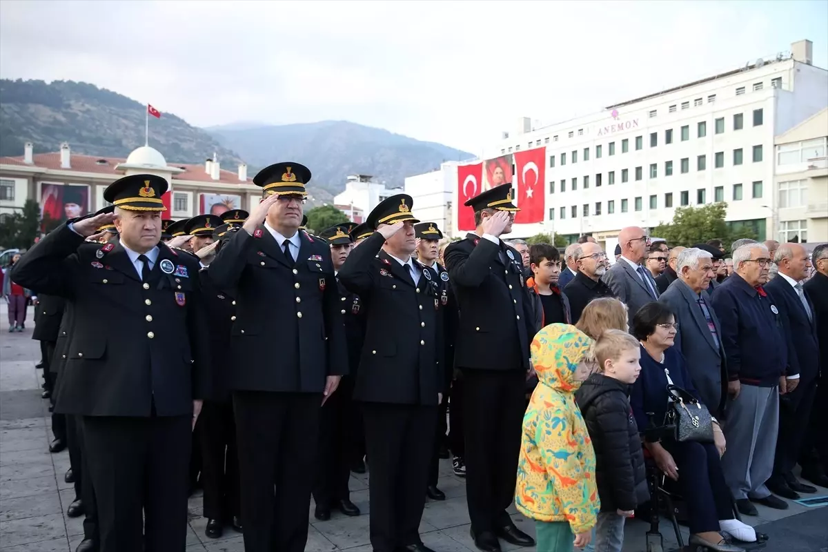 Büyük Önder Atatürk, İzmir ve çevre illerde anıldı