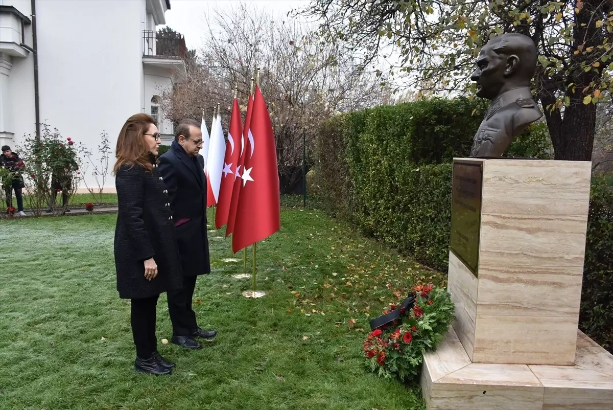 Atatürk\'ün Anısına Prag\'da Tören