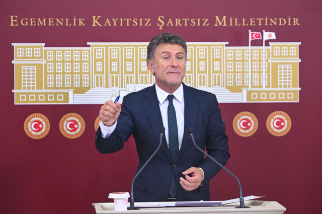 CHP'de Oğuz Kaan Salıcı'dan Genel Başkan Özgür Özel ve Parti Yönetimine Eleştiri