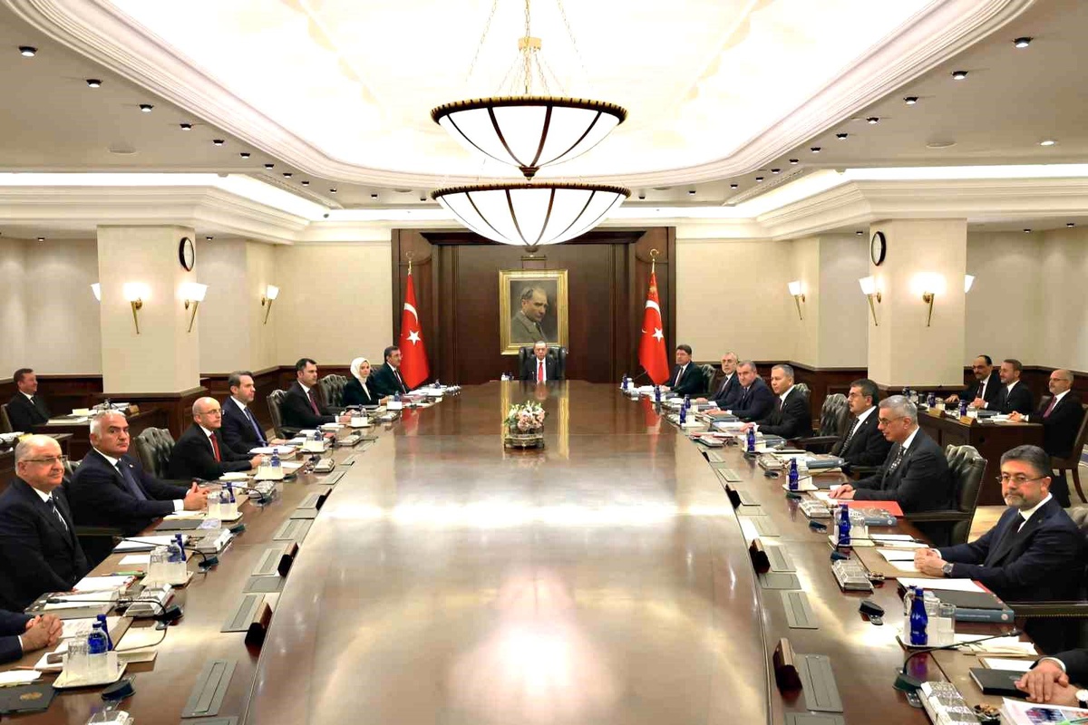 Cumhurbaşkanı Erdoğan: "Terör örgütünün belediye gücüyle haraç mekanizmaları kurmasına göz yumamayız"