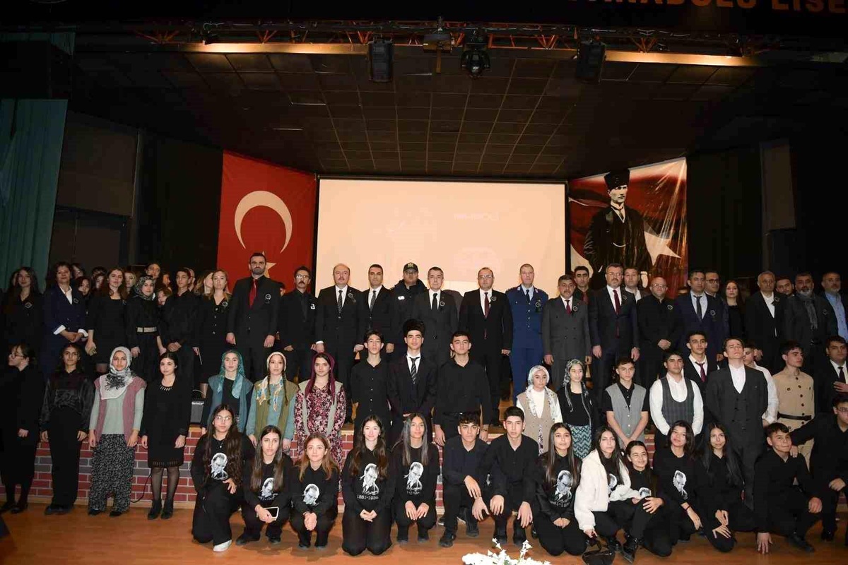 Atatürk, Vefatının 86. Yıl Dönümünde Esenyurt\'ta Anıldı
