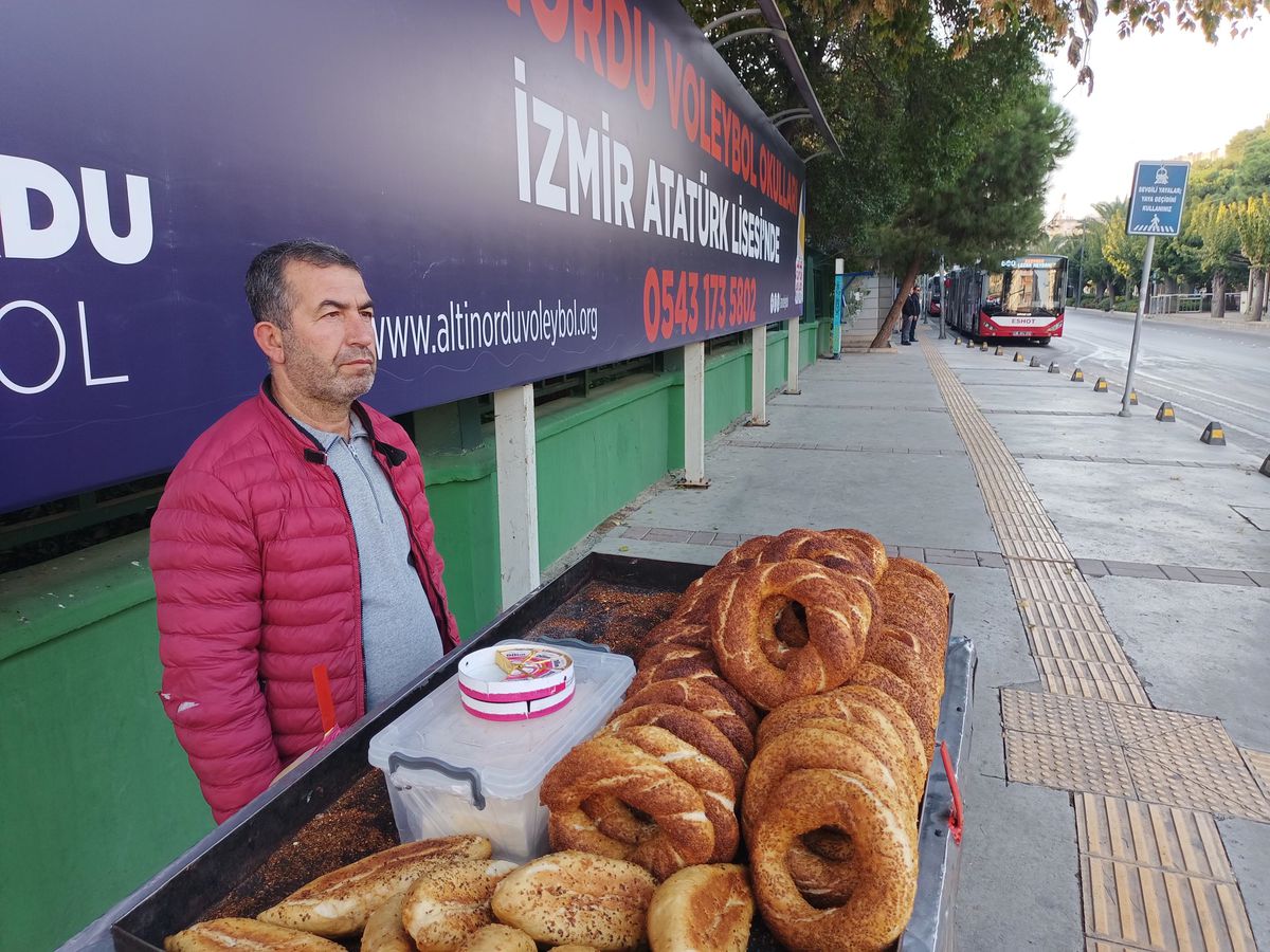 İzmir\'de Atatürk\'e Saygı Duruşu