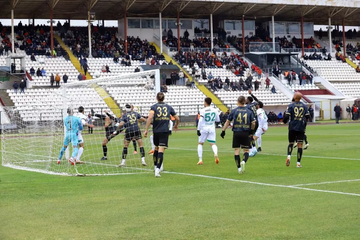 Bandırmaspor, Boluspor\'u 2-0 Yenerek Güçlendi