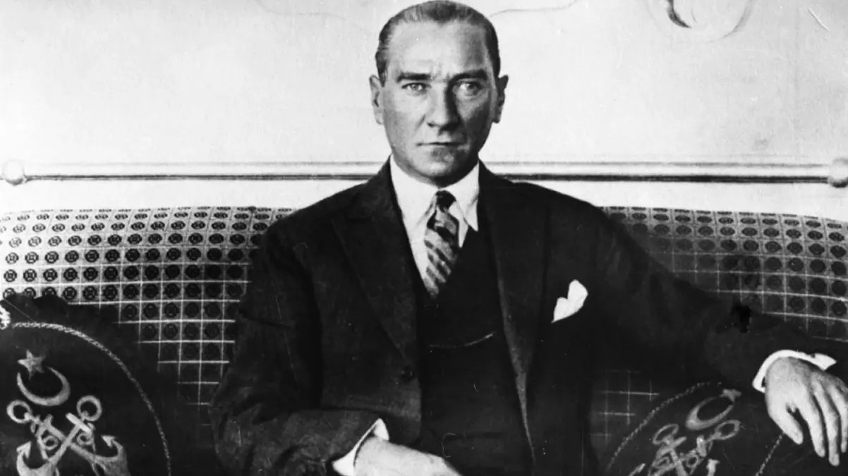 Ulu Önder Mustafa Kemal Atatürk\'ü saygı ve minnetle anıyoruz