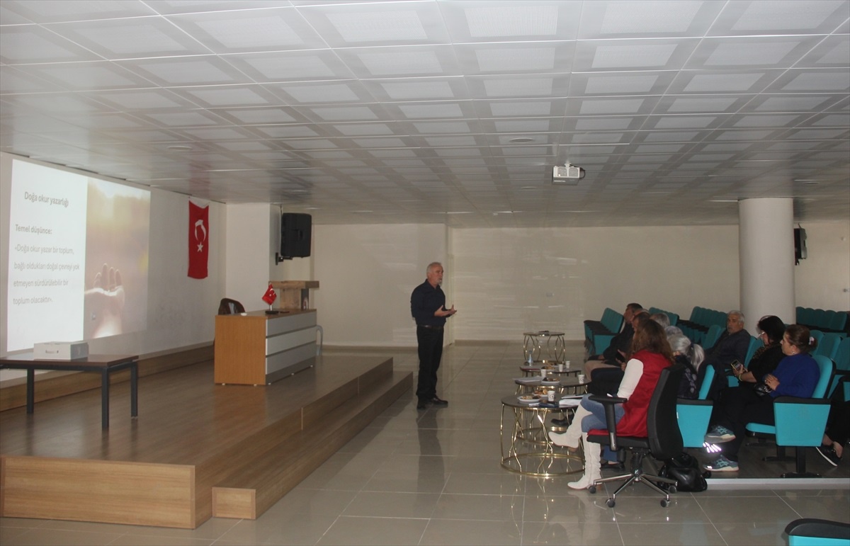 Zara\'da Doğa Okur Yazarlığı Semineri