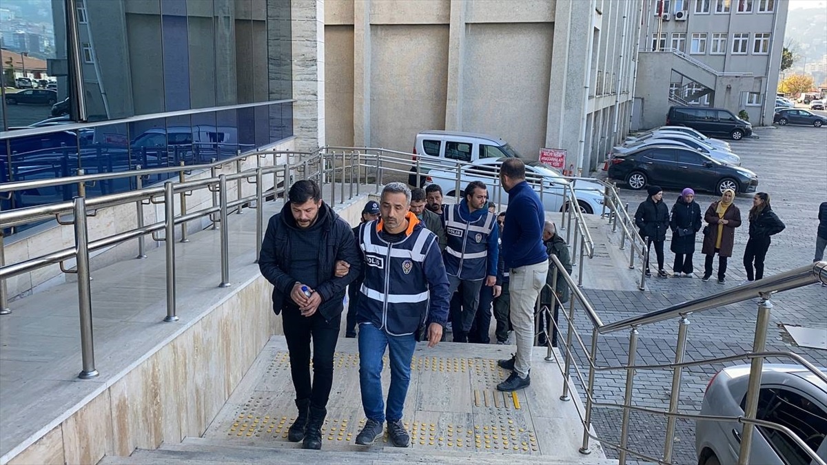 Zonguldak\'ta Bıçaklı Kavga: 6 Tutuklama