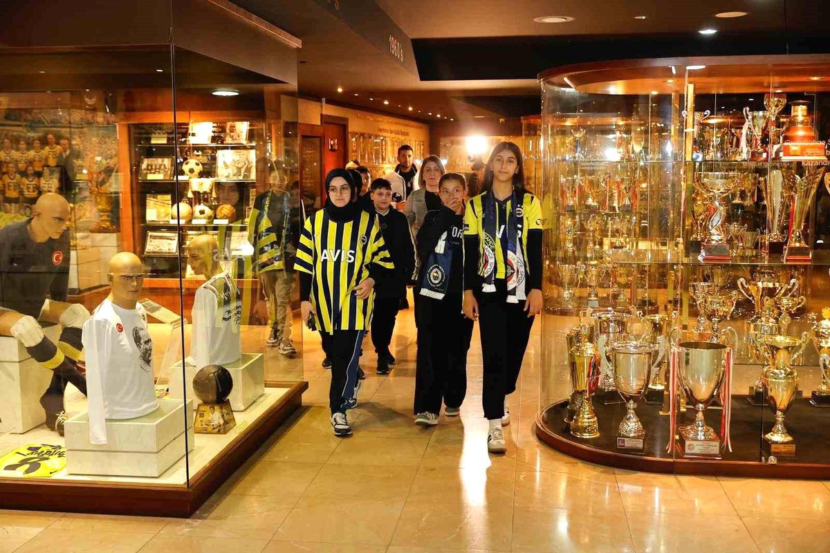Acun Ilıcalı, Yetim Çocukların Dileğini Gerçekleştirdi