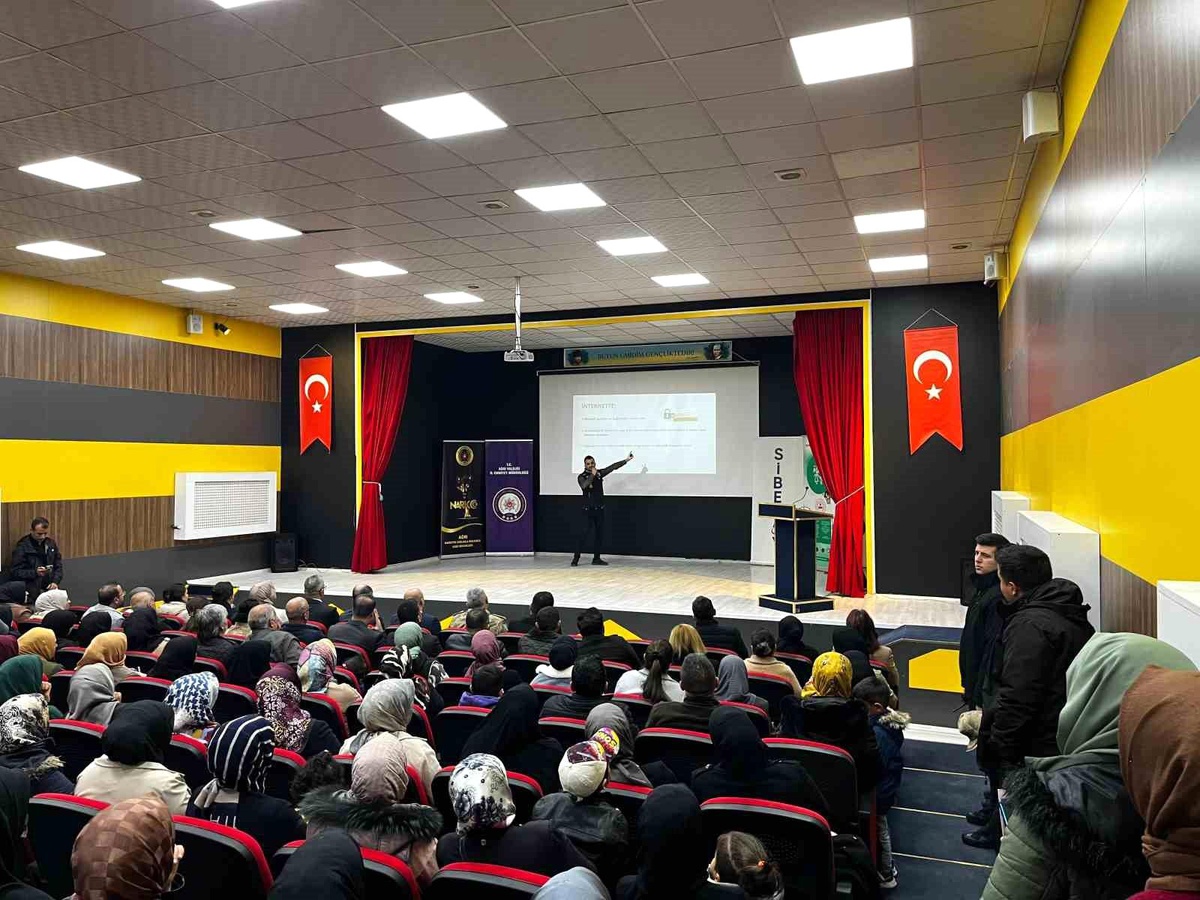 Ağrı\'da 300 Kişiye Siber Güvenlik Eğitimi