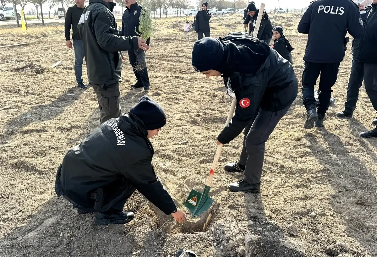 Aksaray\'da Fidan Dikim Etkinliği