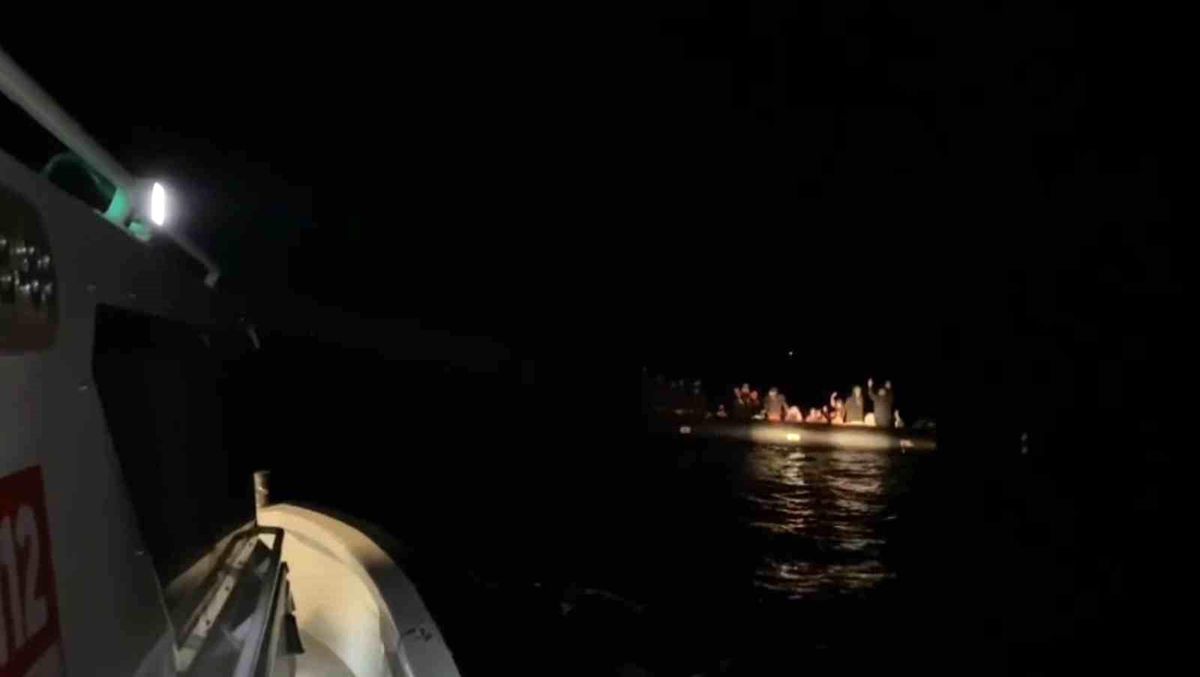 Kuşadası\'nda 28 Düzensiz Göçmen Kurtarıldı