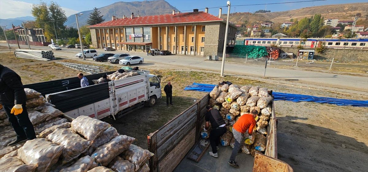 Bitlis\'te 192 Ton Patates İhtiyaç Sahiplerine Dağıtıldı