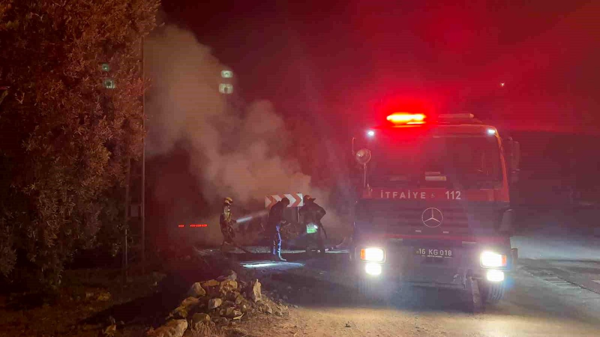 İznik’te Otomobil Yangını