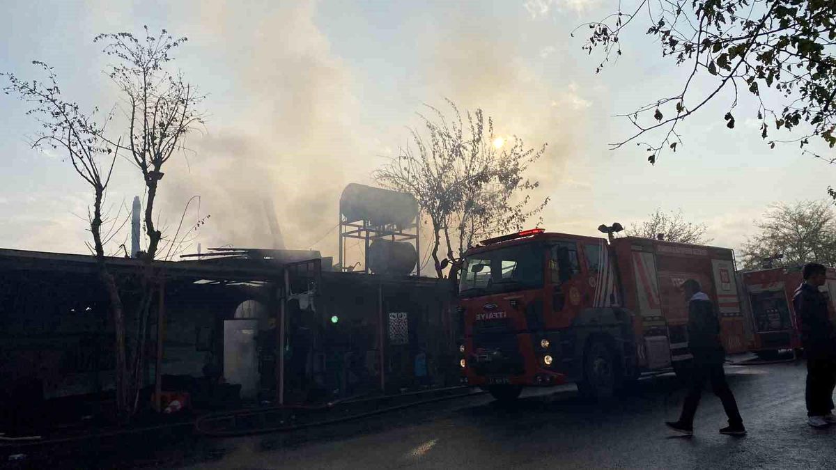 Diyarbakır\'da Kafe Yangını