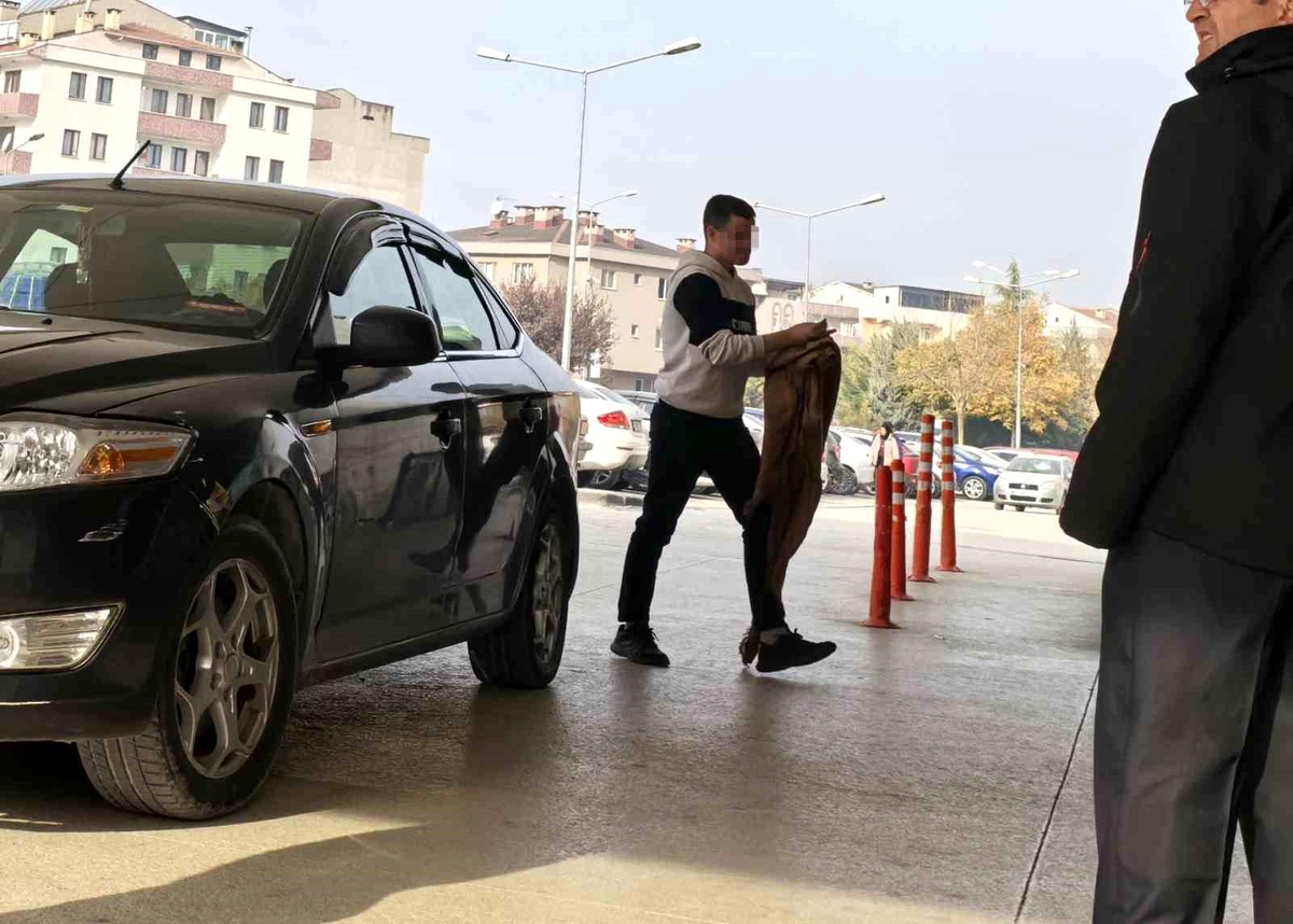 İnegöl\'de Mobilya Fabrikasında Kaza