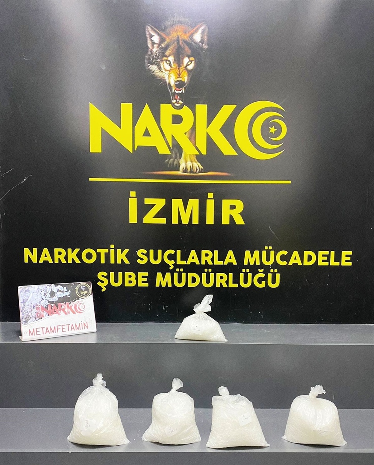 İzmir\'de Uyuşturucu Operasyonu: 12 Kilo Uyuşturucu Ele Geçirildi