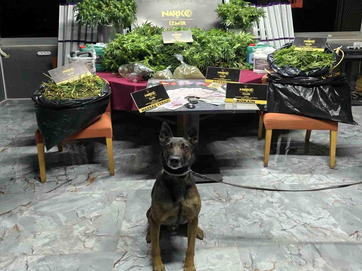 İzmir\'de Narkotik Operasyonu: Uyuşturucu Ele Geçirildi