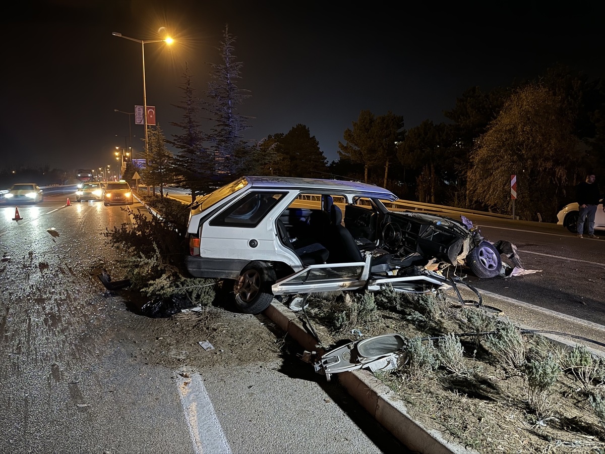 Karaman\'da Trafik Kazası: 4 Yaralı