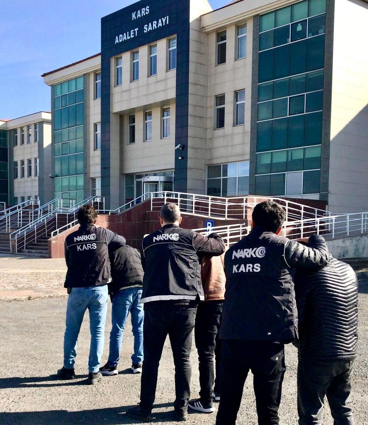 Kars\'ta Uyuşturucu İmalathanesine Operasyon