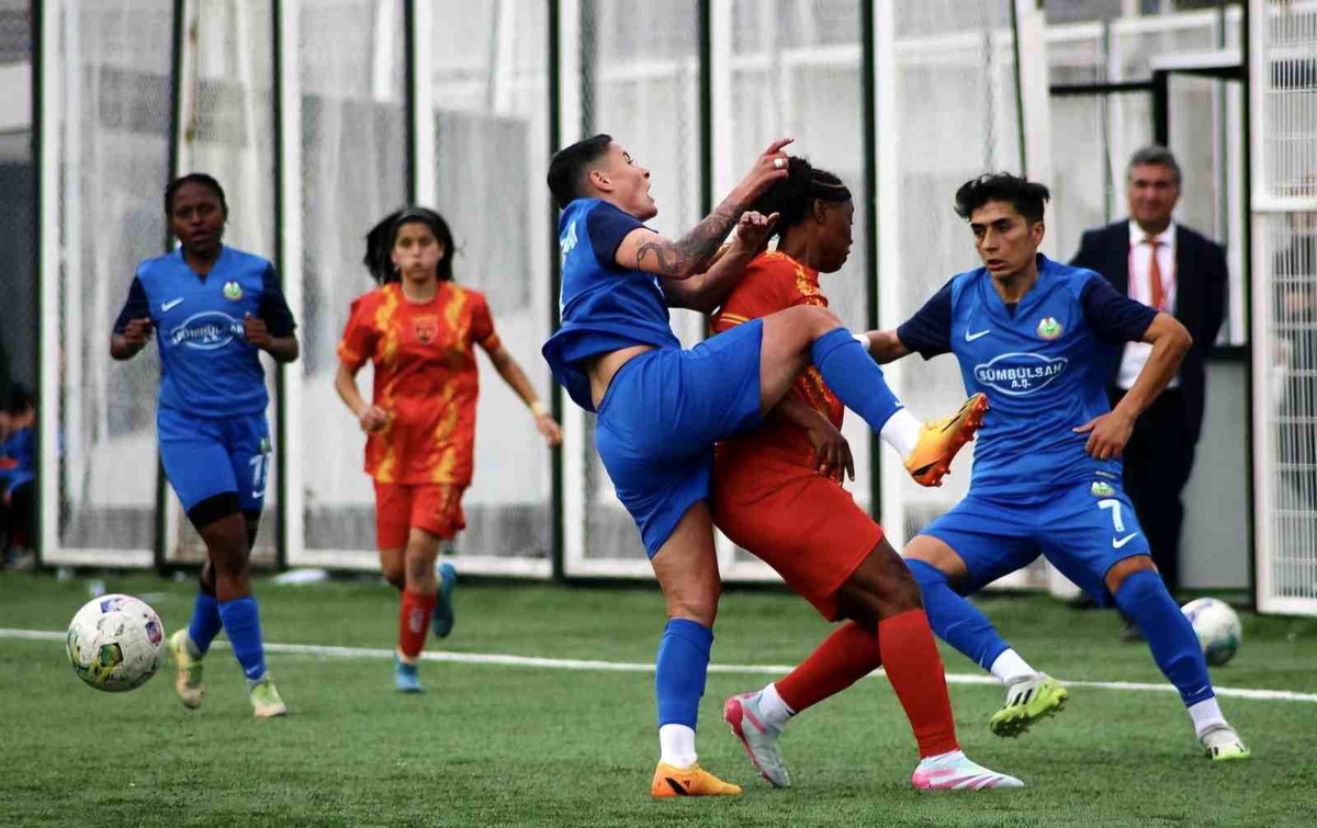 Zirve İlgilendiren Maçta Kayseri Kadın FK ile Yüksekova SK Berabere Kaldı