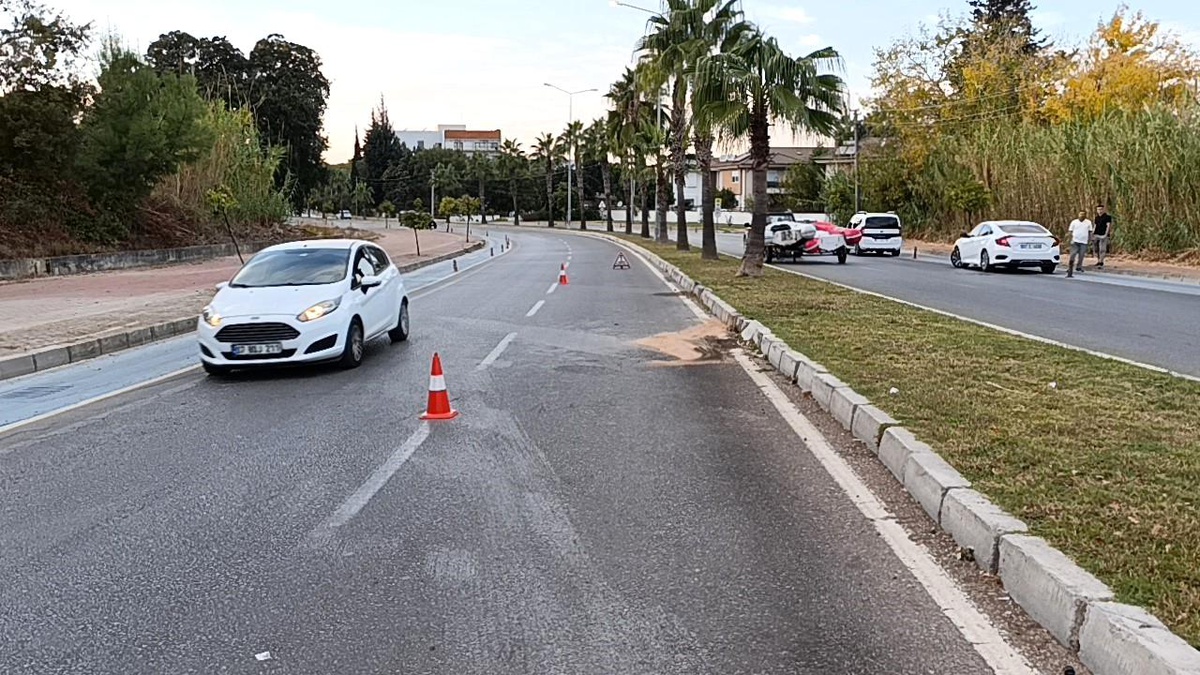 Manavgat\'ta Trafik Kazası: Sürücü Yaralandı