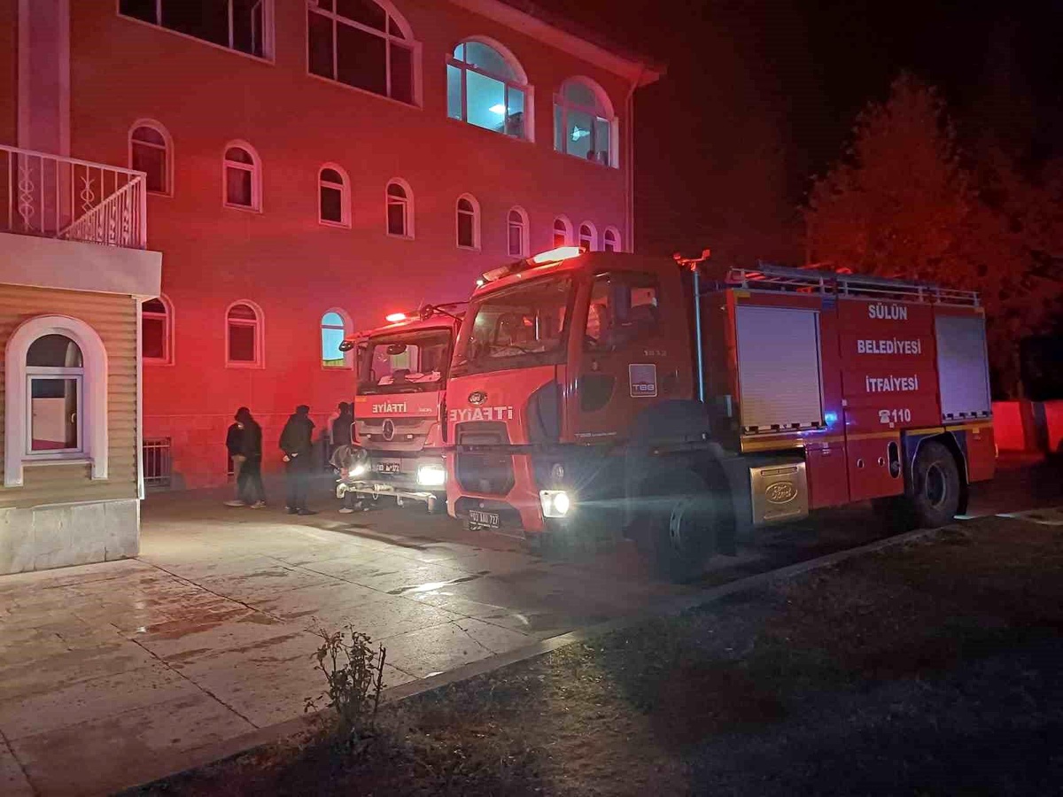 Afyonkarahisar\'da Kur\'an Kursunda Yangın
