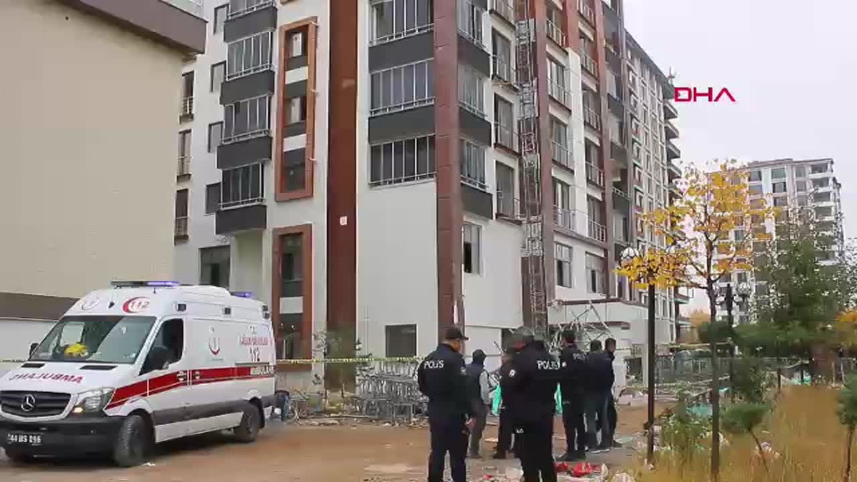 Malatya\'da İskelet Çöktü, 2 İşçi Hayatını Kaybetti