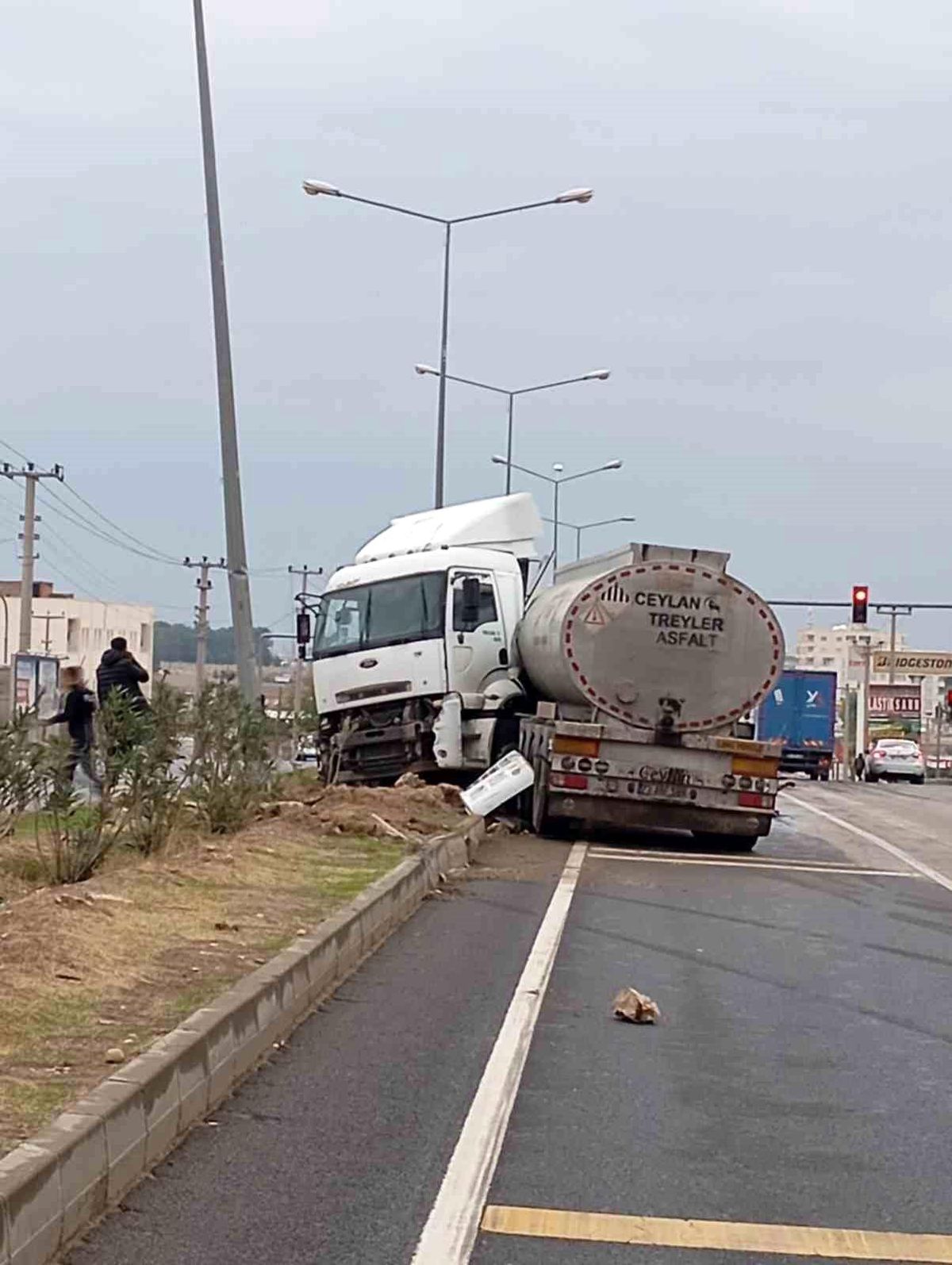 Mardin\'de Tanker Kazası: Maddi Hasar