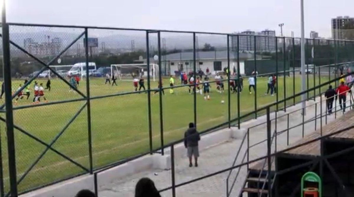 Mersin\'de Amatör Maçta Kavga: 2 Yaralı