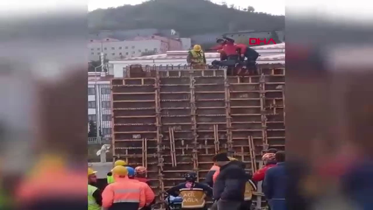 Rize\'de İnşaatta Düşen Genç, AFAD Ekipleri Tarafından Kurtarıldı