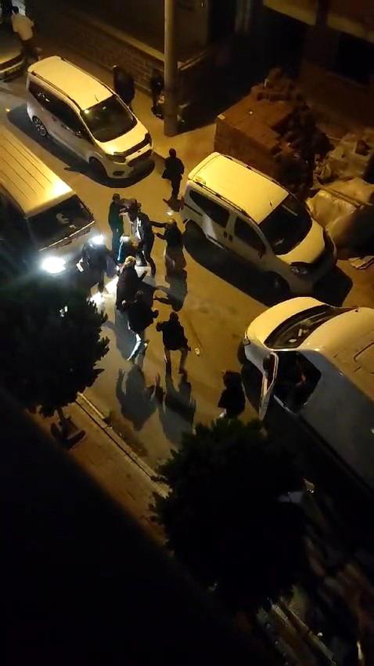 Darıca\'da Yol Verme Tartışması Kanlı Kavga Çıkardı