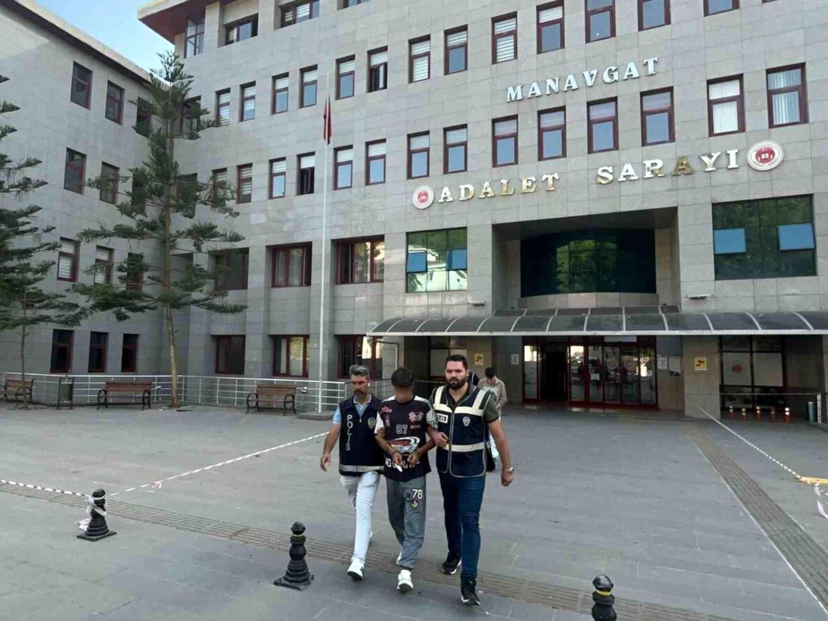 Manavgat\'ta Kumar ve Uyuşturucu Operasyonu