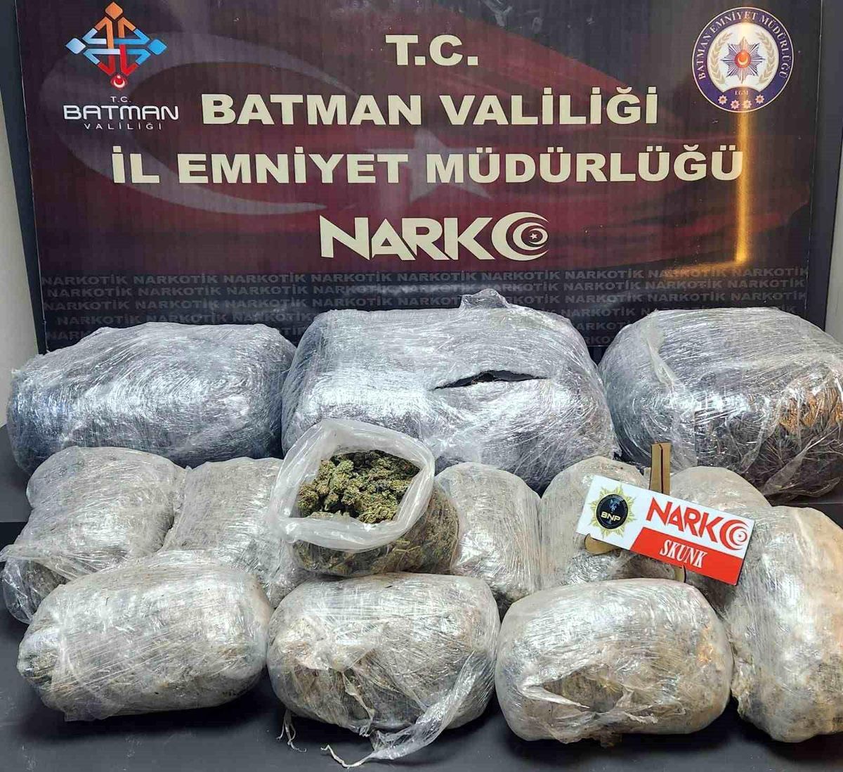Batman\'da 27 Kilo Skunk Uyuşturucu Ele Geçirildi