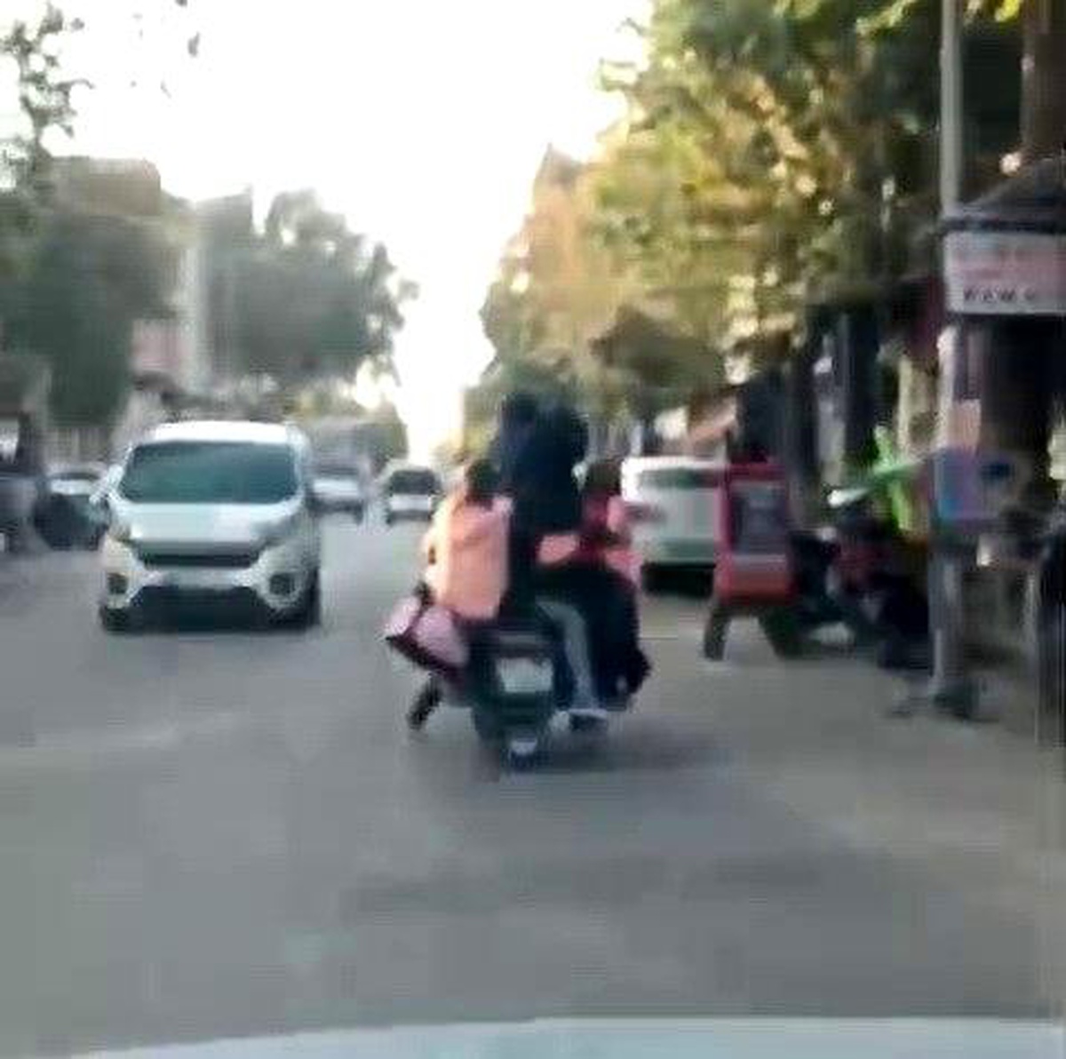 Adıyaman\'da Tehlikeli Motosiklet Yolculuğu