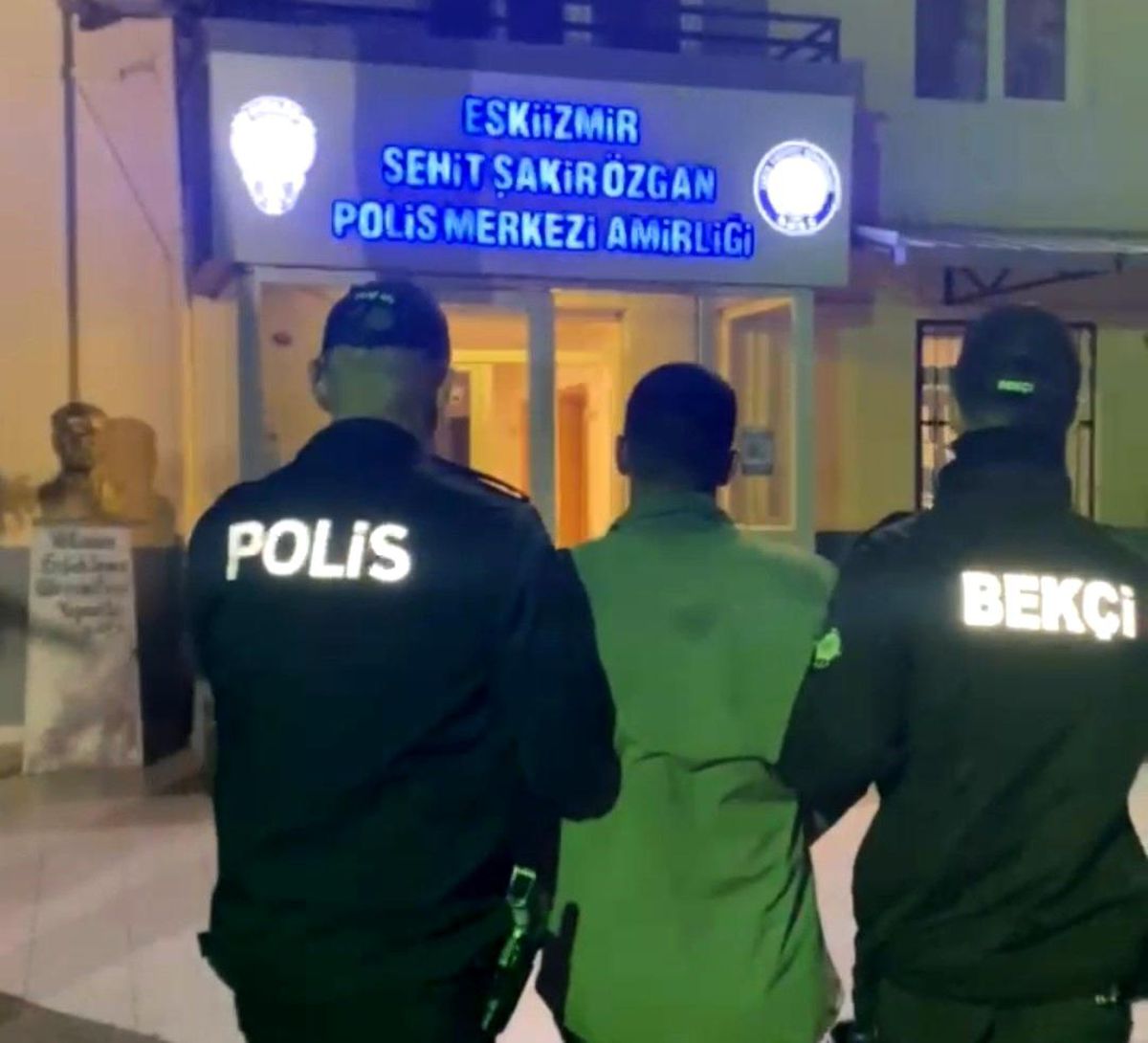 İzmir\'de Firari Hırsız Yakalandı