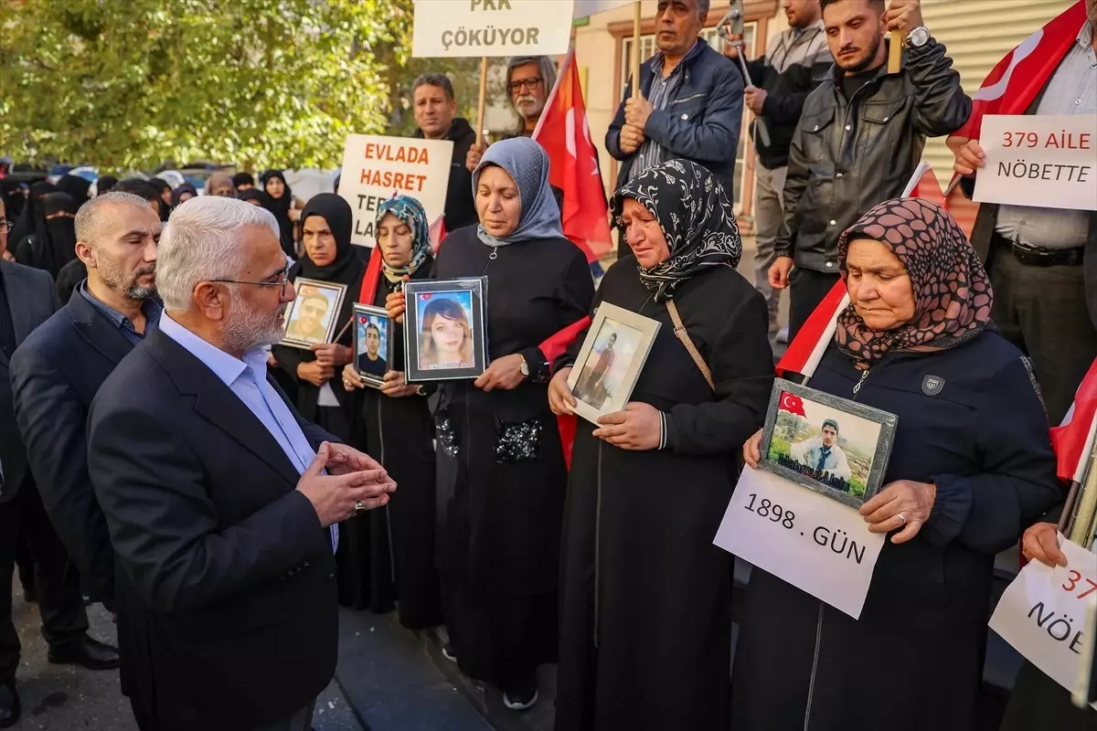 HÜDA PAR Başkanı Anneleri Ziyaret Etti