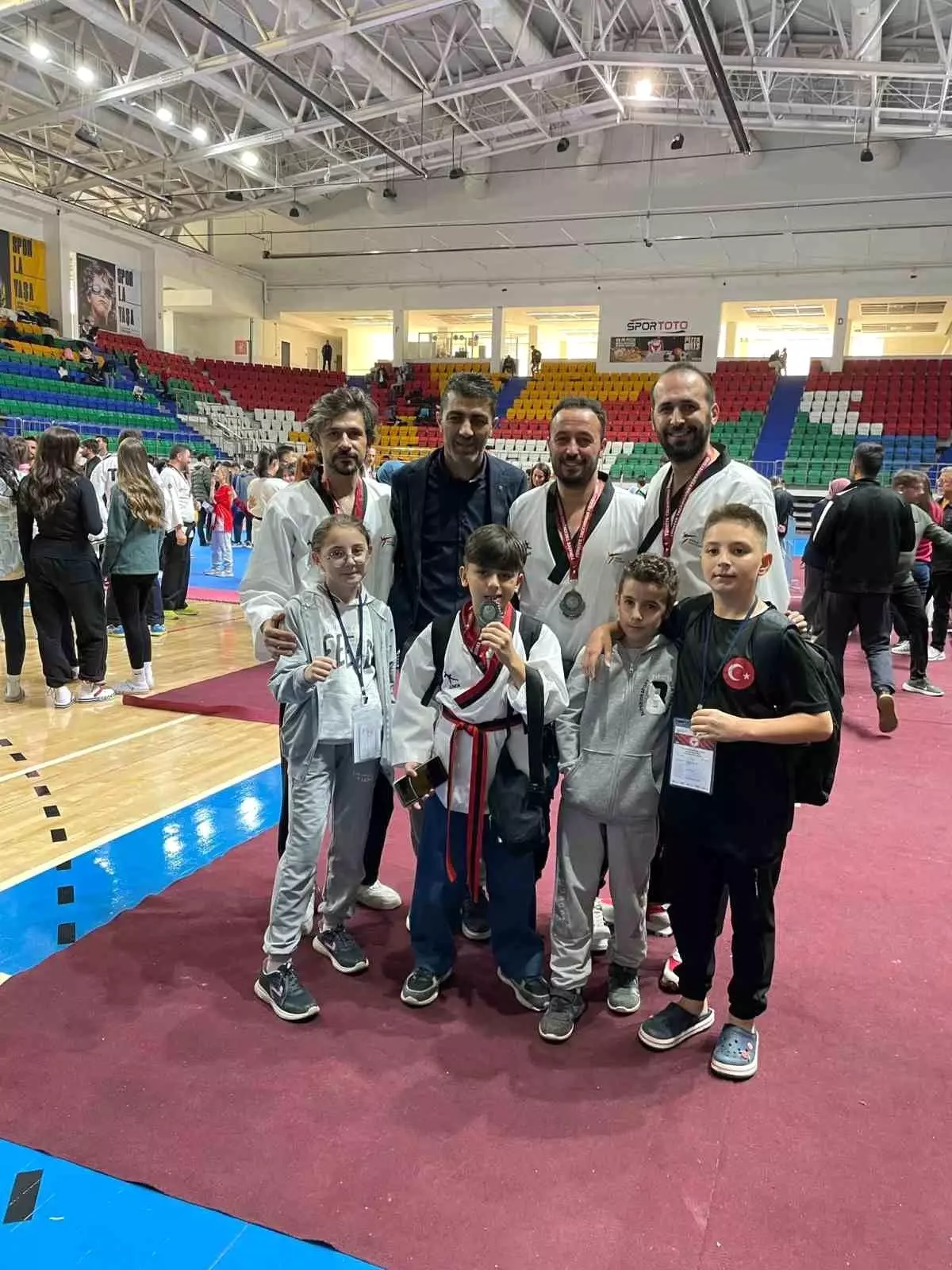 Kayserili Sporcular Taekwondo\'da Gümüş Madalya Kazandı