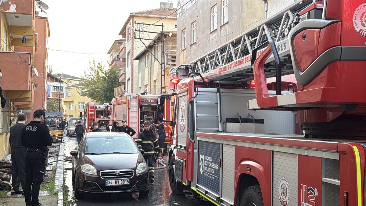 Gebze\'de Apartmanda Yangın: 1 Yaralı