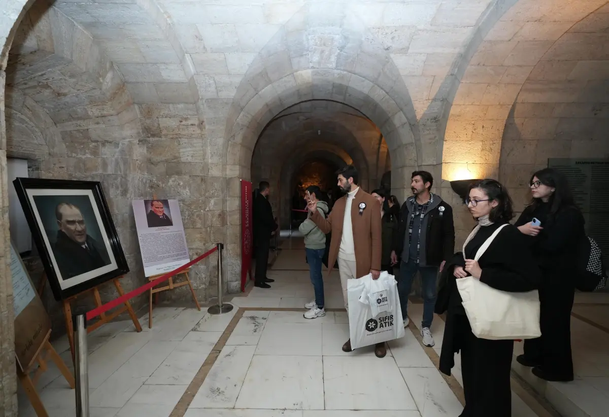 Anıtkabir\'de Atatürk Portresi Sergisi