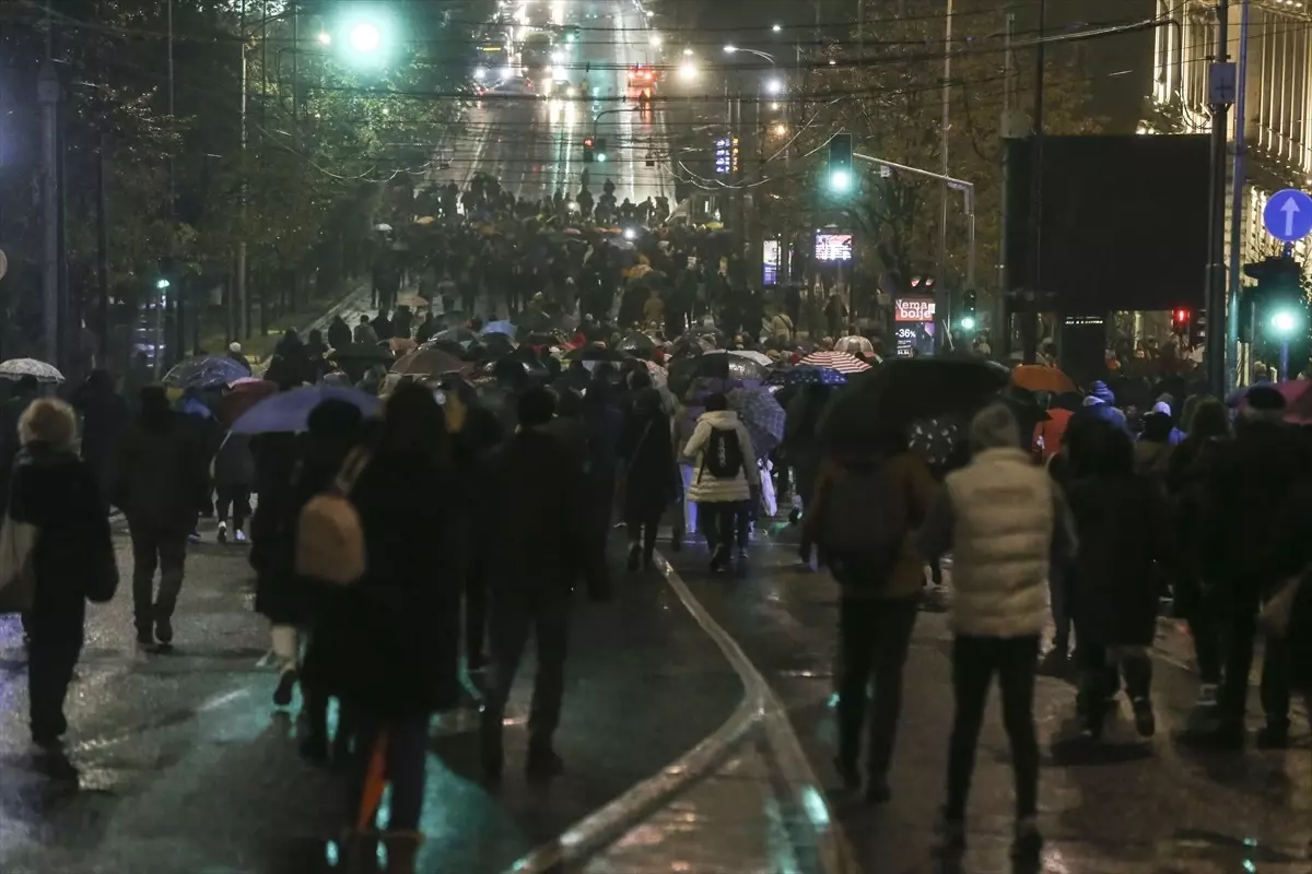 Sırbistan\'da Protesto: Kazanın Sorumluları İstendi