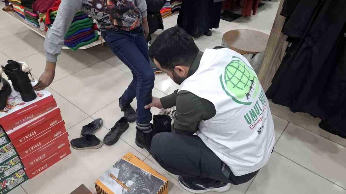 Van\'da Kış Yardımları Devam Ediyor