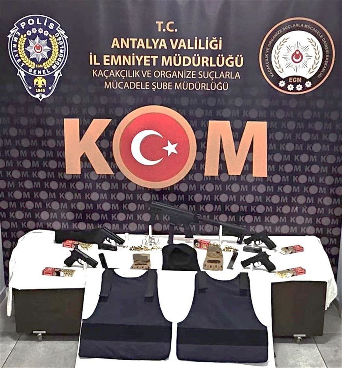 Antalya\'da Operasyon: 65 Şüpheli Tutuklandı