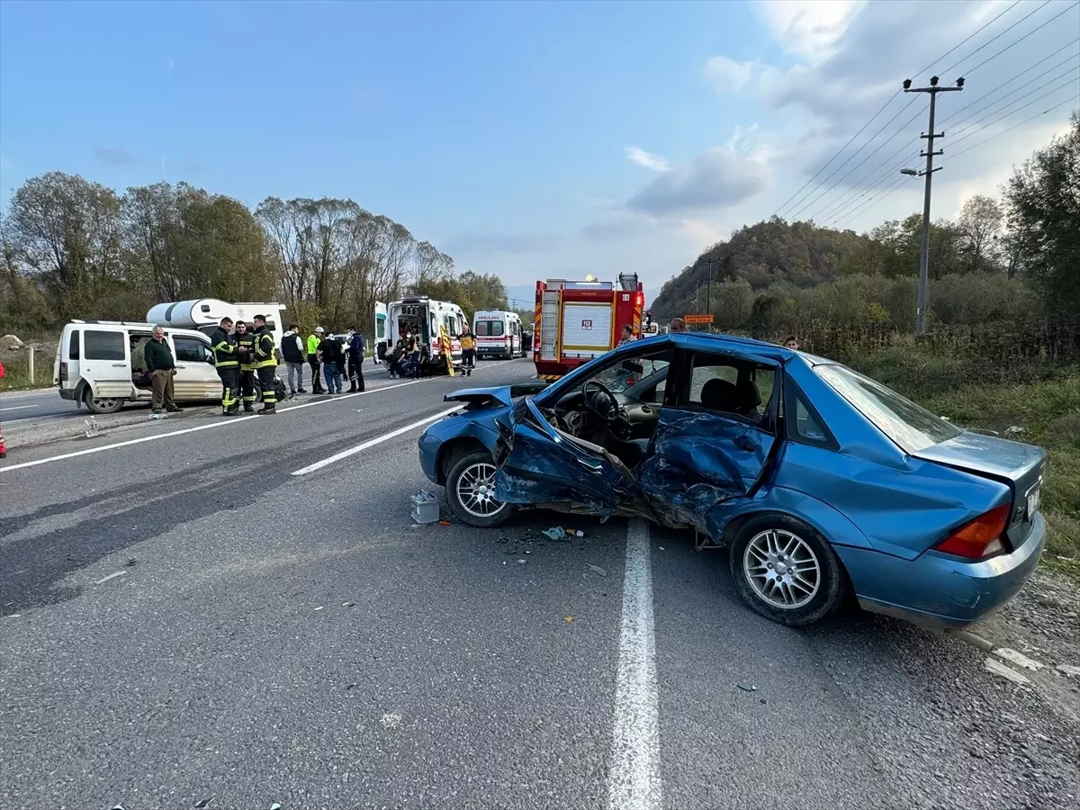 Bartın\'da Trafik Kazası: 7 Yaralı