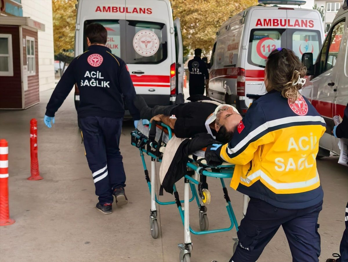 İnegöl\'de Motosiklet-Minibüs Kazası