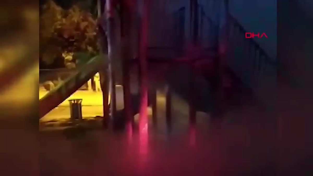 Elazığ\'da Çocuk Parkında Yangın