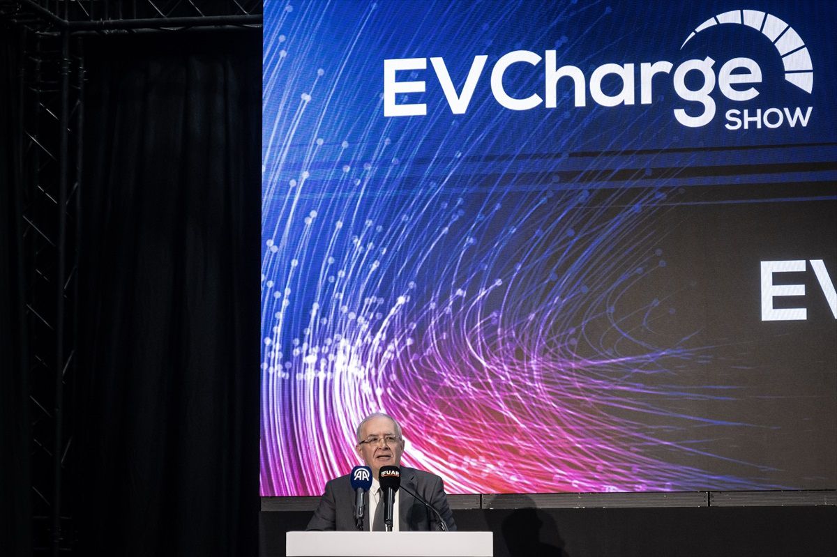 İstanbul\'da Elektrikli Araç Fuarı Başladı