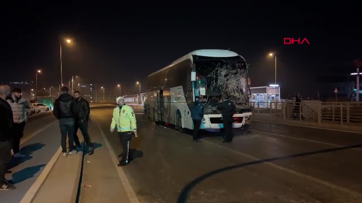 Kayseri\'de Zincirleme Kaza: 2 Yaralı