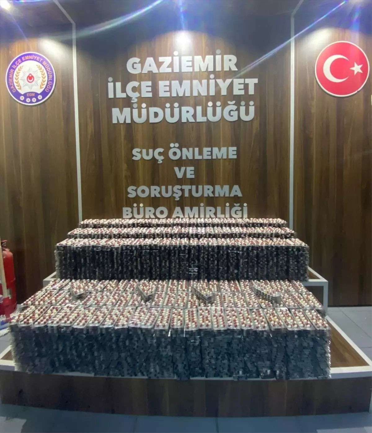 Gaziemir\'de Uyuşturucu Operasyonu