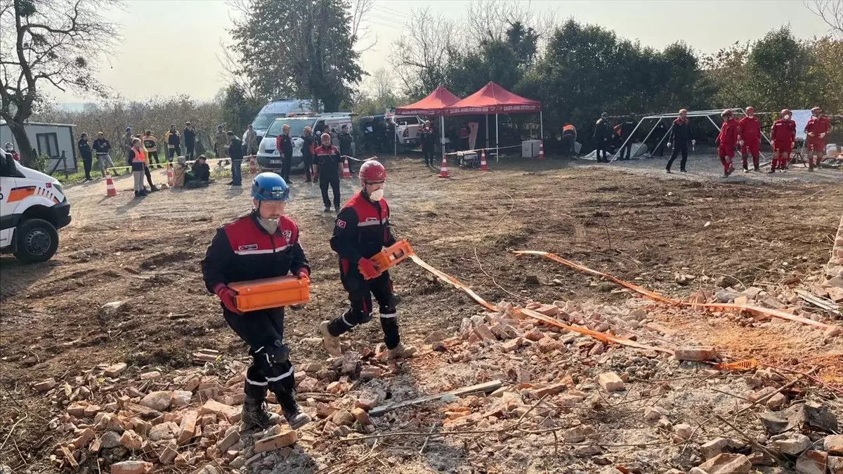 Hendek\'te Deprem Tatbikatı Gerçekleştirildi