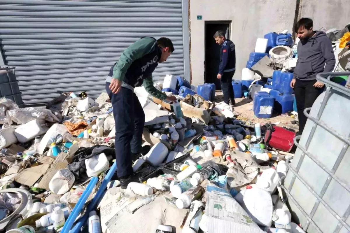 Şanlıurfa\'da Tonlarca Sahte Zeytinyağı ve Kozmetik Ürünü Ele Geçirildi