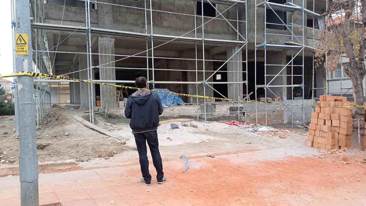 Çorum\'da İnşaat İşçisi İskeleden Düştü